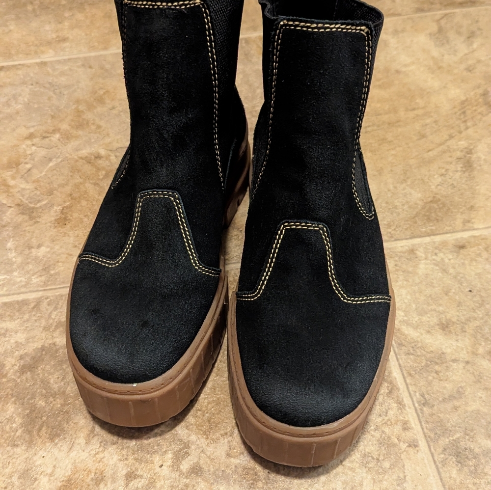 Puma Black Suede Boots For Women Size 9.5 - Picture 2 of 6